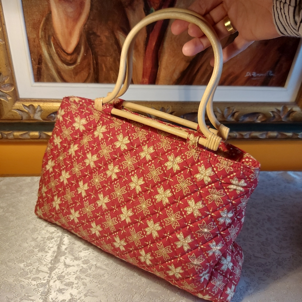 Quilted handbag with bamboo handles
